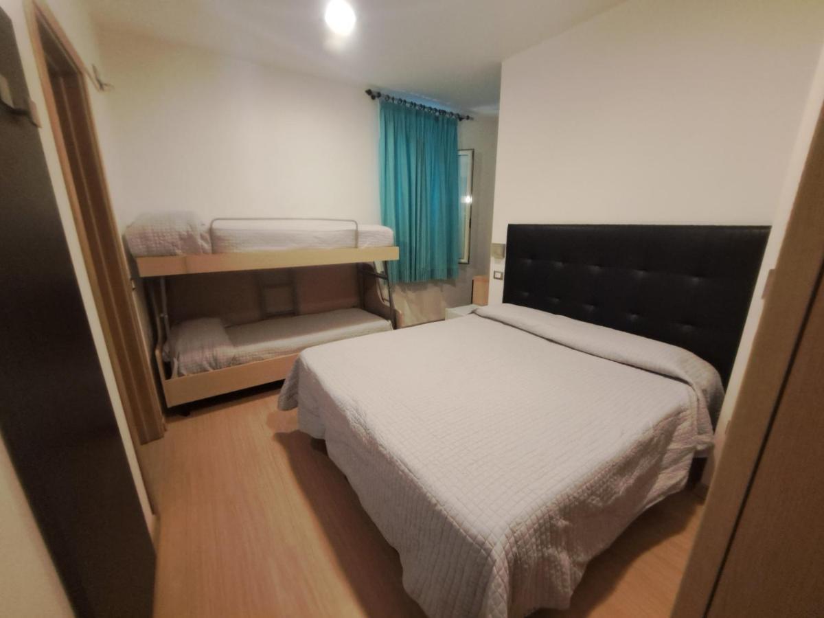 Hotel Trieste Сенигалия Екстериор снимка
