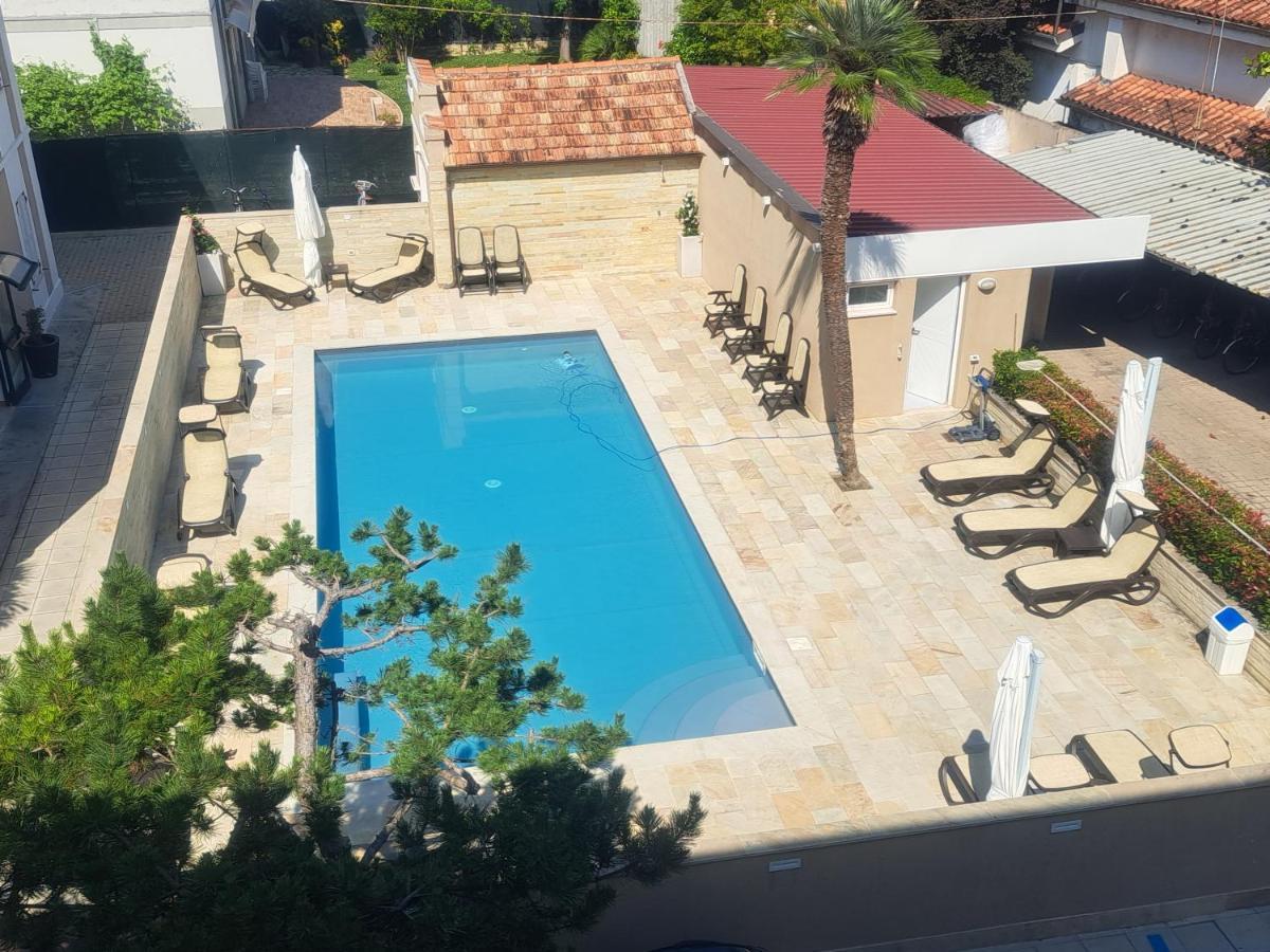 Hotel Trieste Сенигалия Екстериор снимка