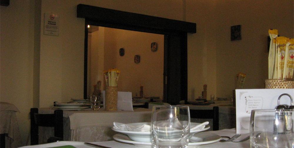 Hotel Trieste Сенигалия Екстериор снимка