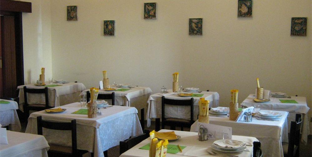 Hotel Trieste Сенигалия Екстериор снимка