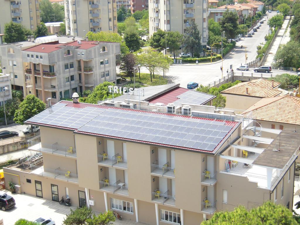 Hotel Trieste Сенигалия Екстериор снимка
